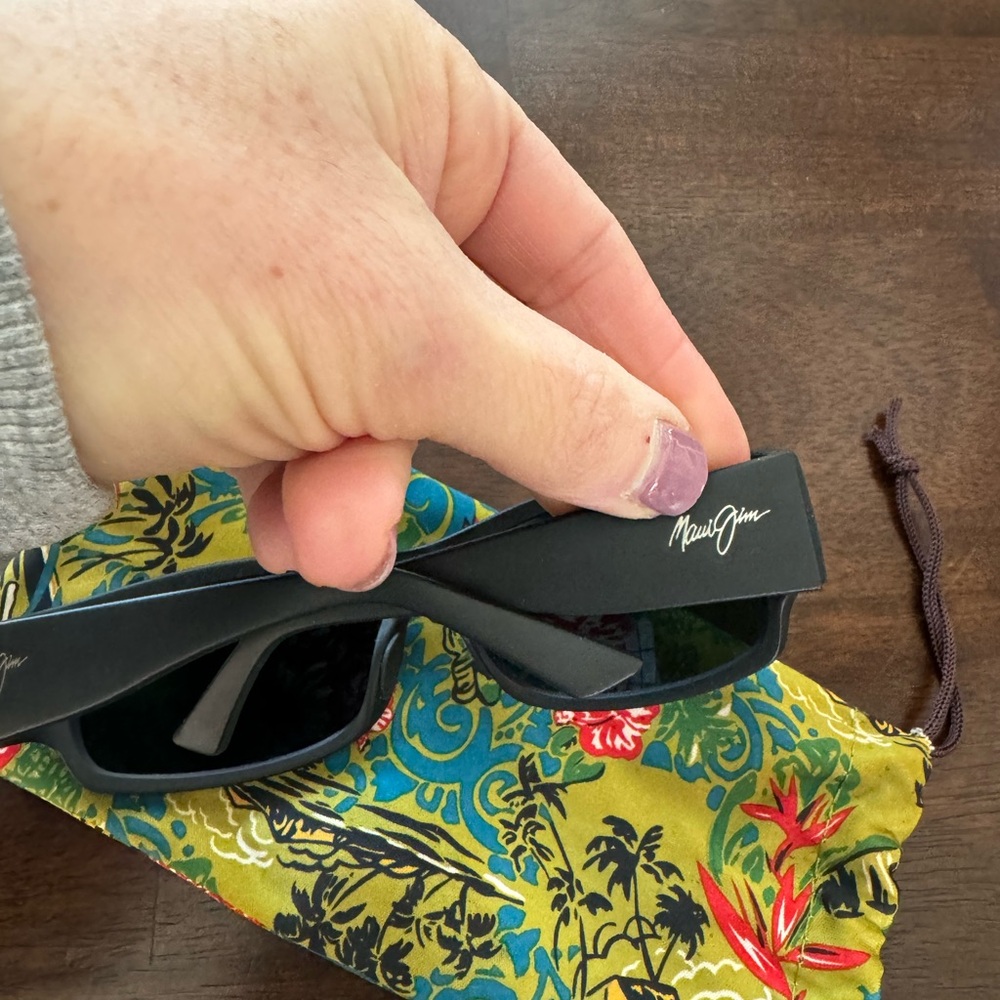 Maui Jim Longboard MJ 222-2M Black Wrap Sunglasses Gray polarized Lenses 61mm - Picture 2 of 8